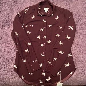 NWT Berry Stork Print Silky Button Top